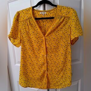 Yellow Max Studio top
Medium